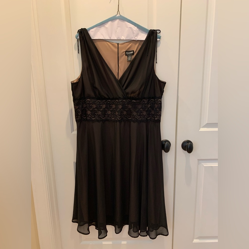 Chic Black Lace Midi Dress